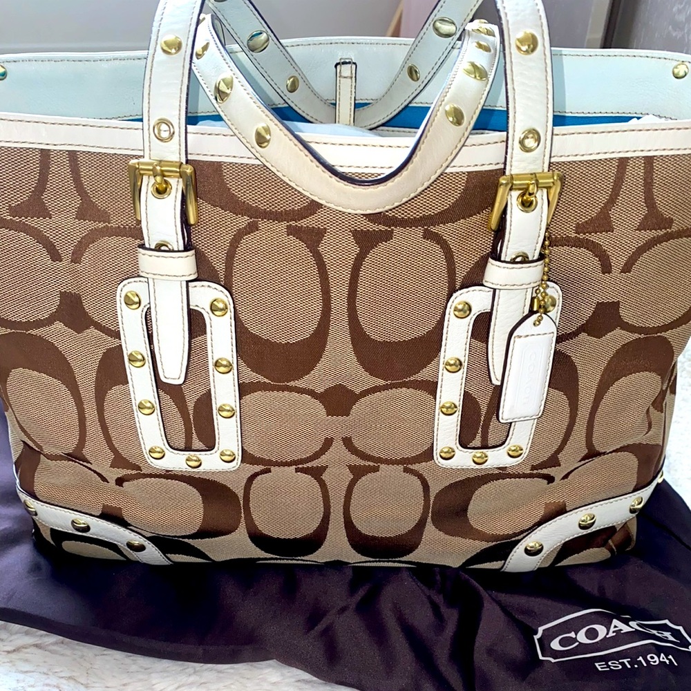Coach Signature C Canvas Studded Gallery Tote